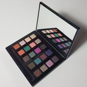 Urban Decay Vice eye shadow pallet